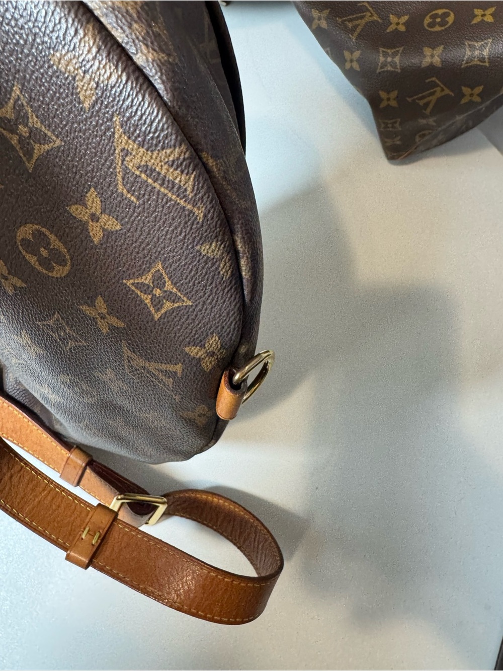 Louis Vuitton Monogram bumbag - Picture 13 of 15